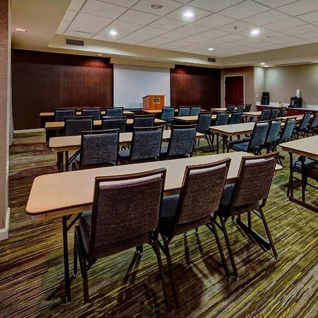 Courtyard By Marriott Alexandria Hotel Ngoại thất bức ảnh