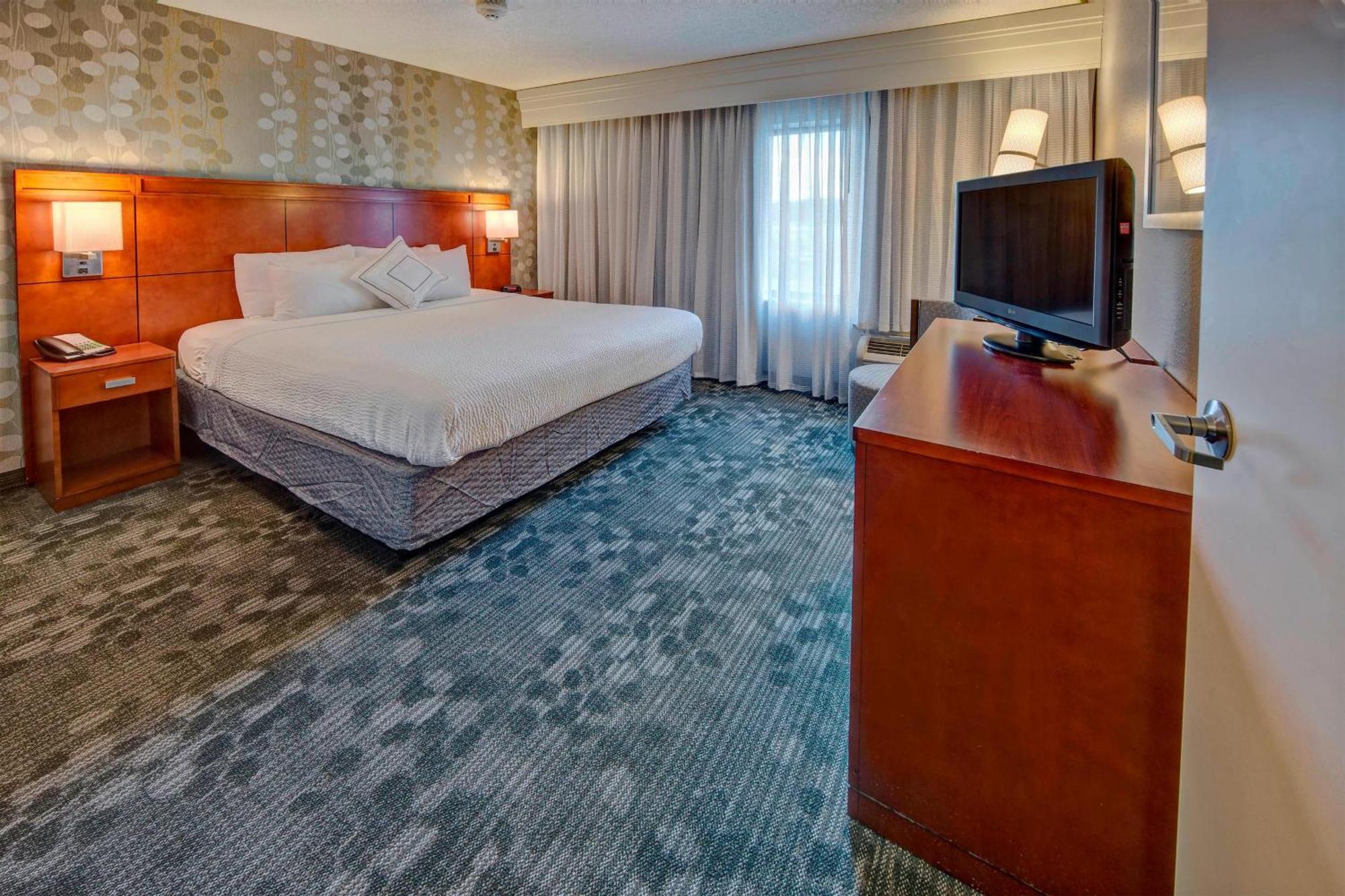 Courtyard By Marriott Alexandria Hotel Ngoại thất bức ảnh