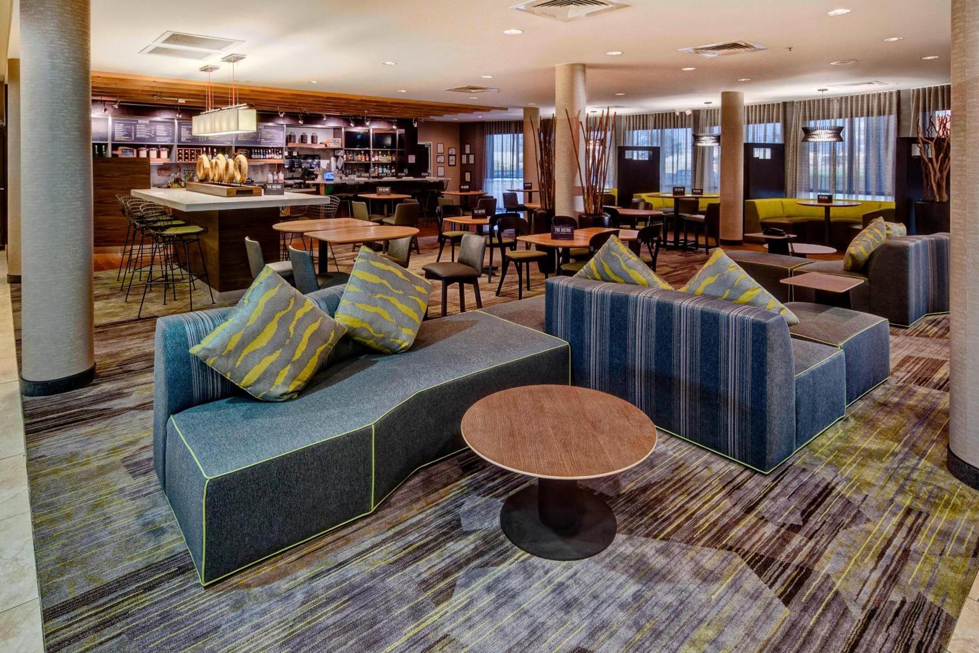 Courtyard By Marriott Alexandria Hotel Ngoại thất bức ảnh