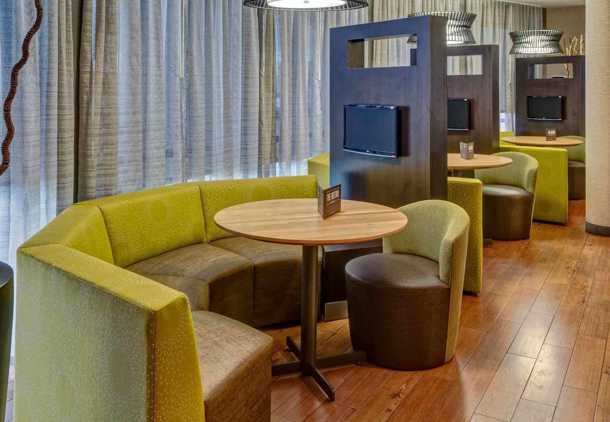Courtyard By Marriott Alexandria Hotel Ngoại thất bức ảnh